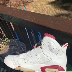 Jordan 6 Maroon